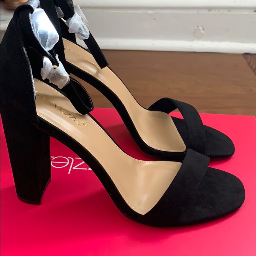 Black shoedazzle chunky heel sandal